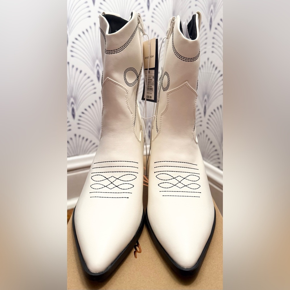 Universal Threads White Mini Cowgirl Boots size 9 Brand New 1.5in heel - Picture 3 of 4